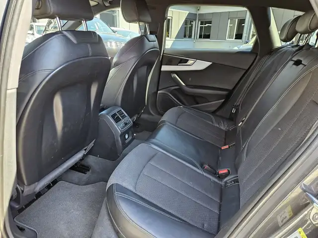 Audi A4 view 18