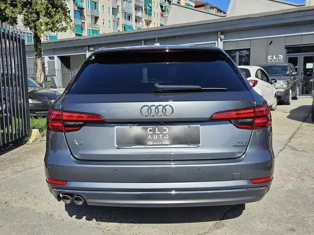 Audi A4 view 5