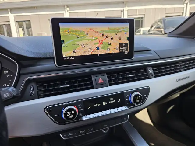 Audi A4 view 14