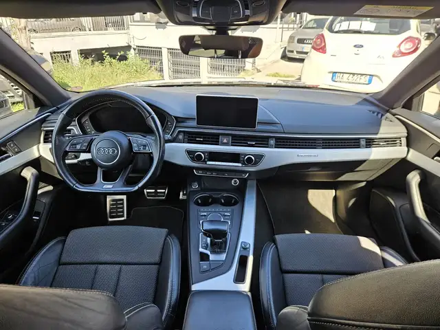 Audi A4 view 9