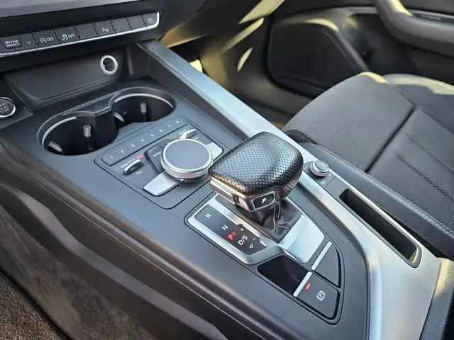 Audi A4 view 13