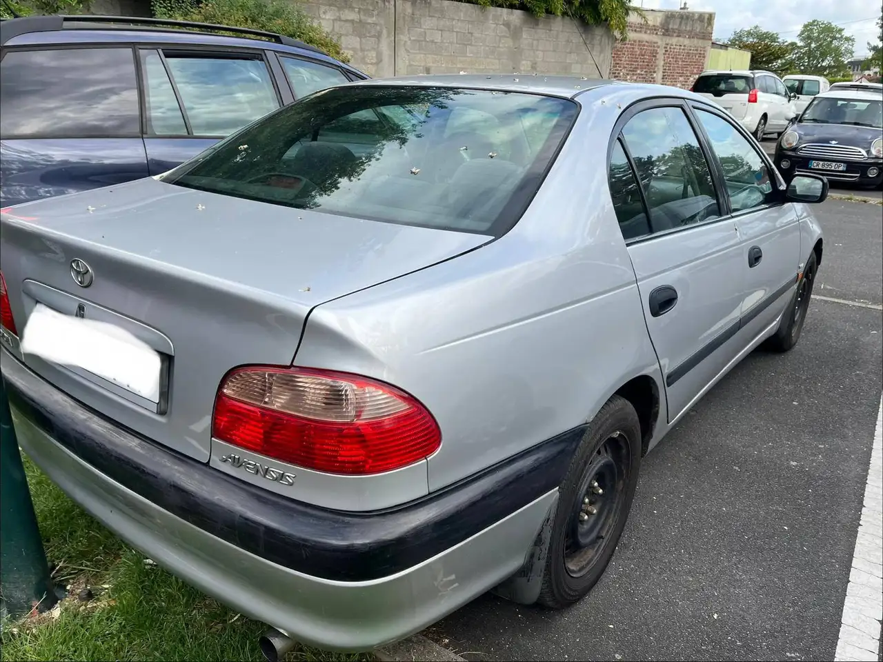 Toyota Avensis 1.6, foto 2