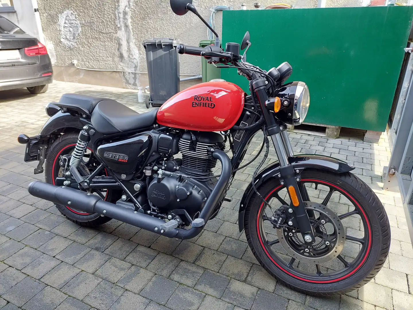 Royal Enfield Meteor 350 Moto neuve Roşu - 1