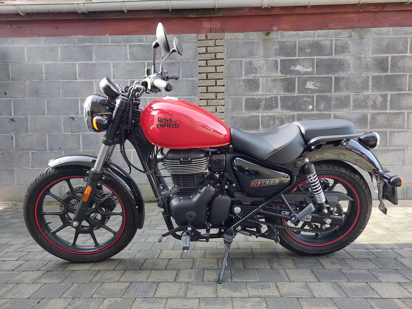Royal Enfield Meteor 350 Moto neuve Roşu - 2