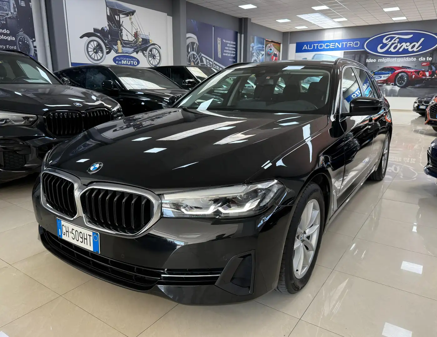 BMW 520 520d Touring Mhev 48V Xdrive Business IVA ESPOSTA Nero - 1