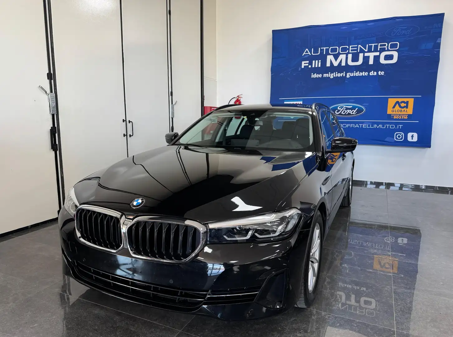 BMW 520 520d Touring Mhev 48V Xdrive Business IVA ESPOSTA Schwarz - 1