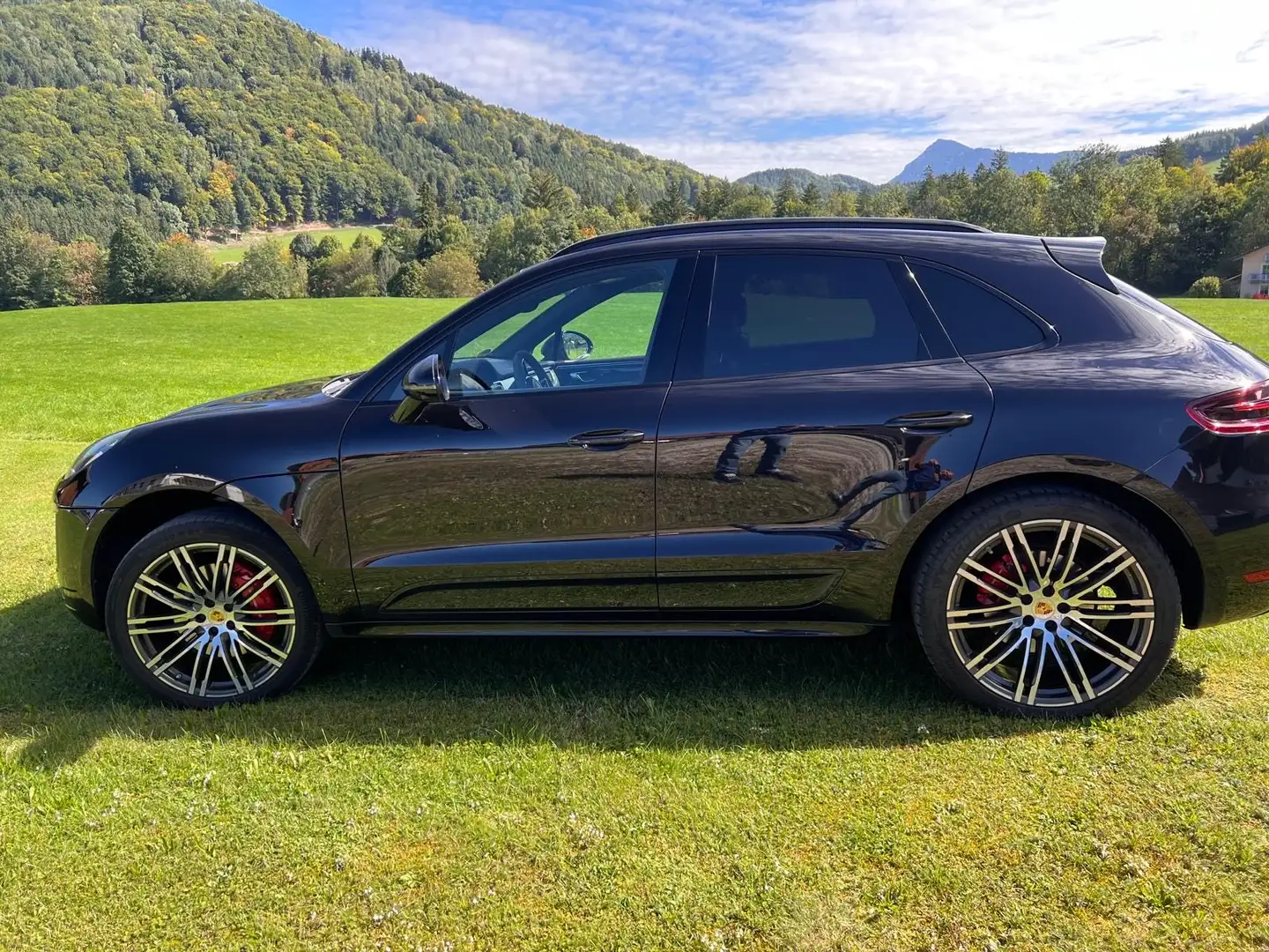 Porsche Macan GTS schwarz/rote Nähte (Service NEU!) - 2