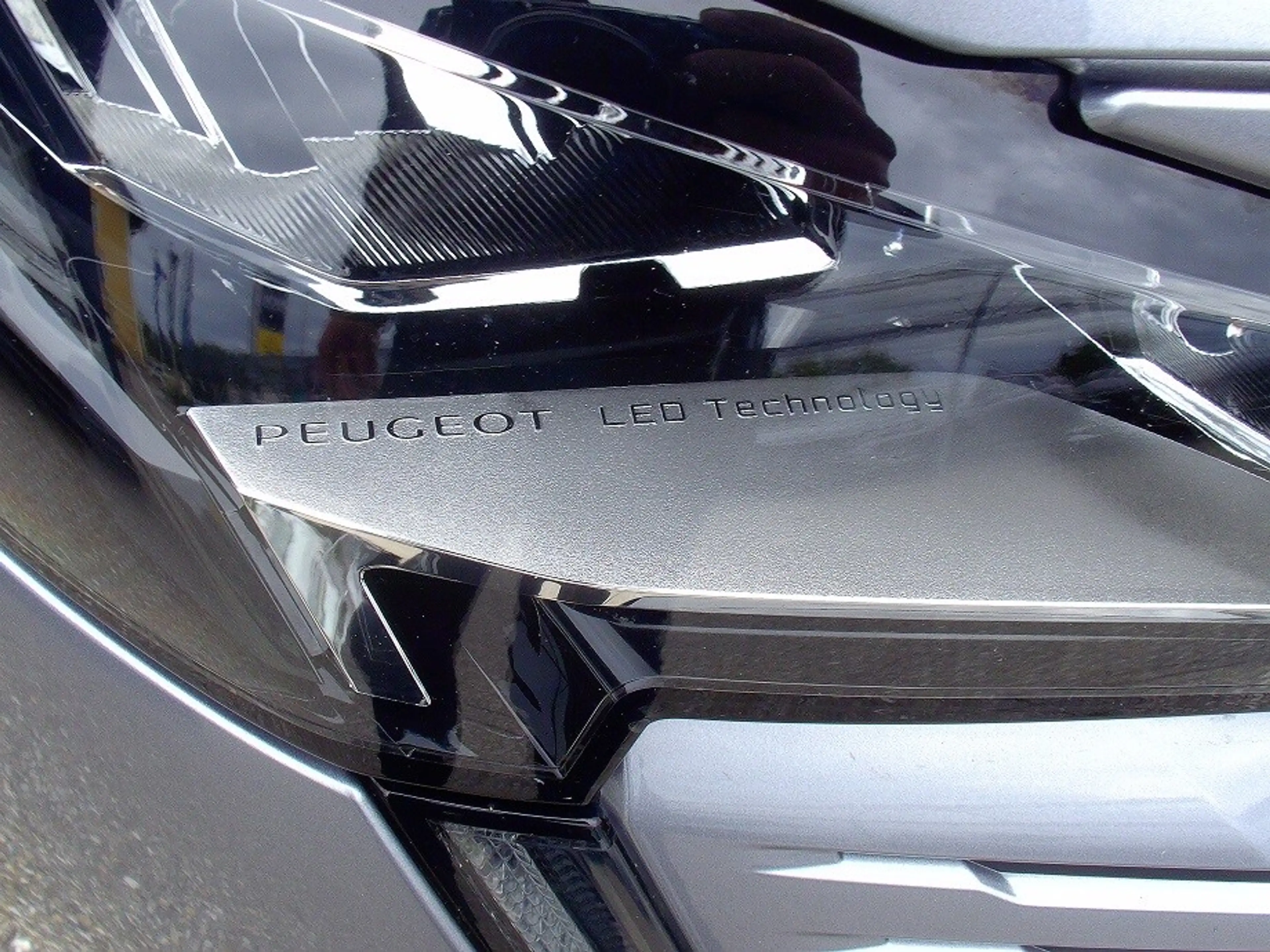 Peugeot 5008 BlueHDI 130 6-Gang-Manuell Allure Pack AHK — photo 5