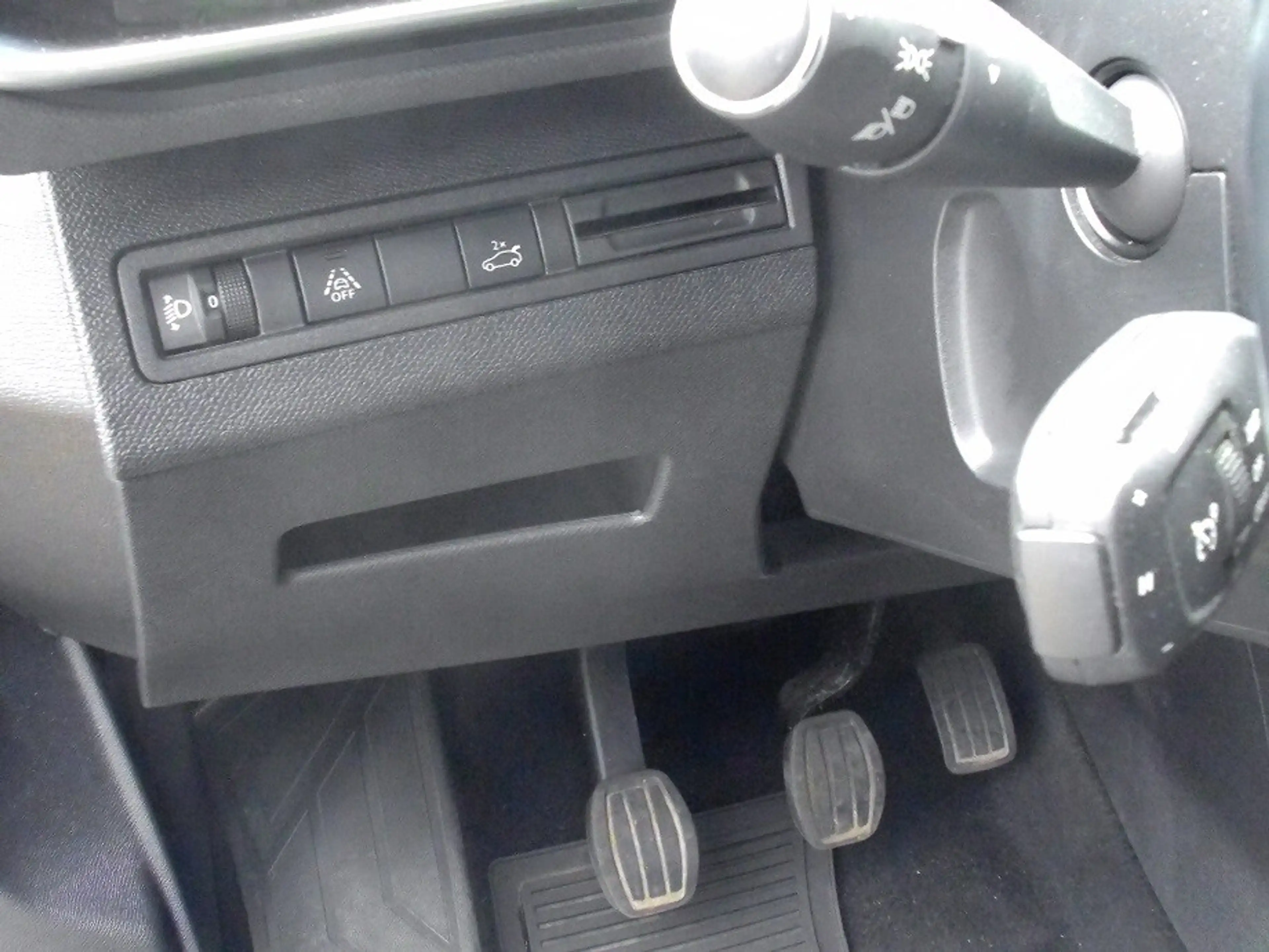 Peugeot 5008 BlueHDI 130 6-Gang-Manuell Allure Pack AHK — photo 7