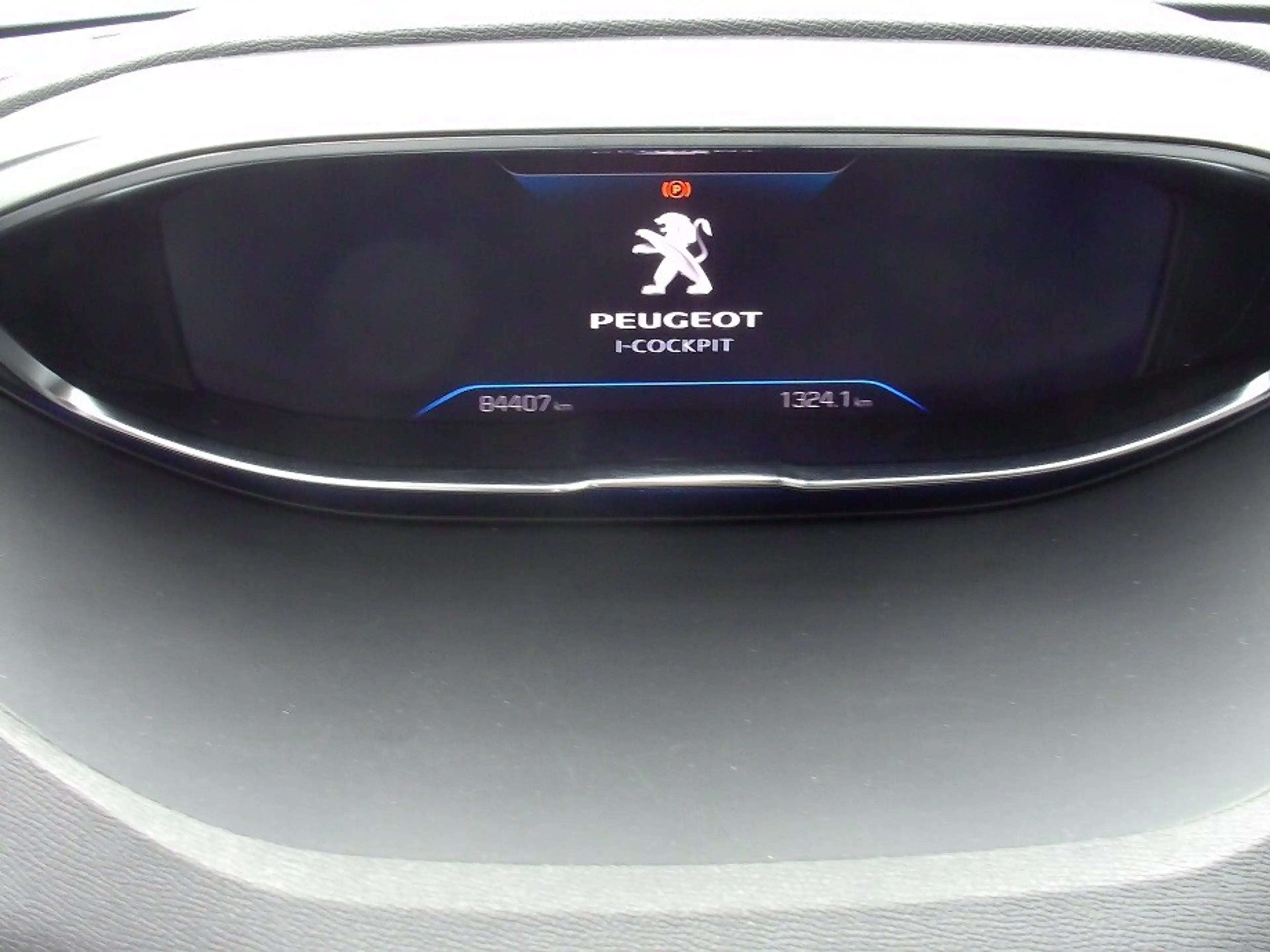 Peugeot 5008 BlueHDI 130 6-Gang-Manuell Allure Pack AHK — photo 8