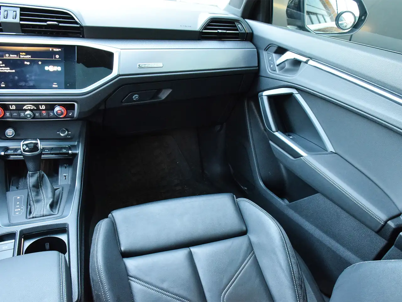 Audi Q3 photo Audi Q3