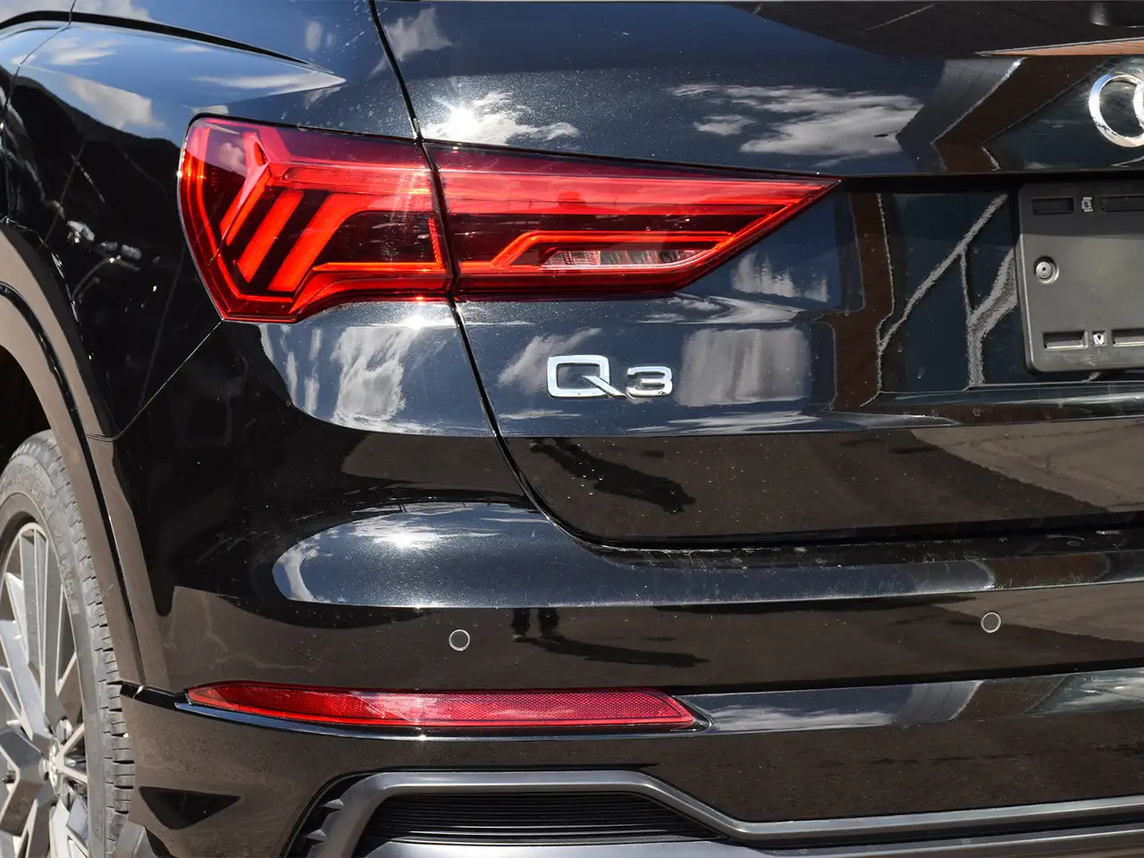 Audi Q3 photo Audi Q3