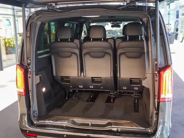 Mercedes-Benz V-Class view 7