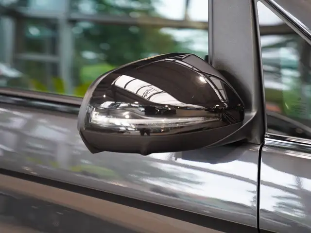 Mercedes-Benz V-Class view 3
