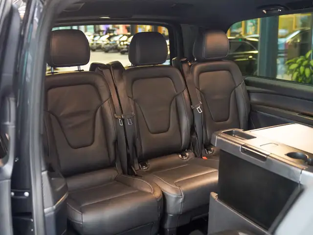 Mercedes-Benz V-Class view 14