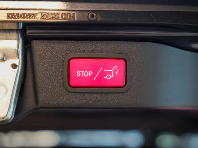 Mercedes-Benz V-Class view 8