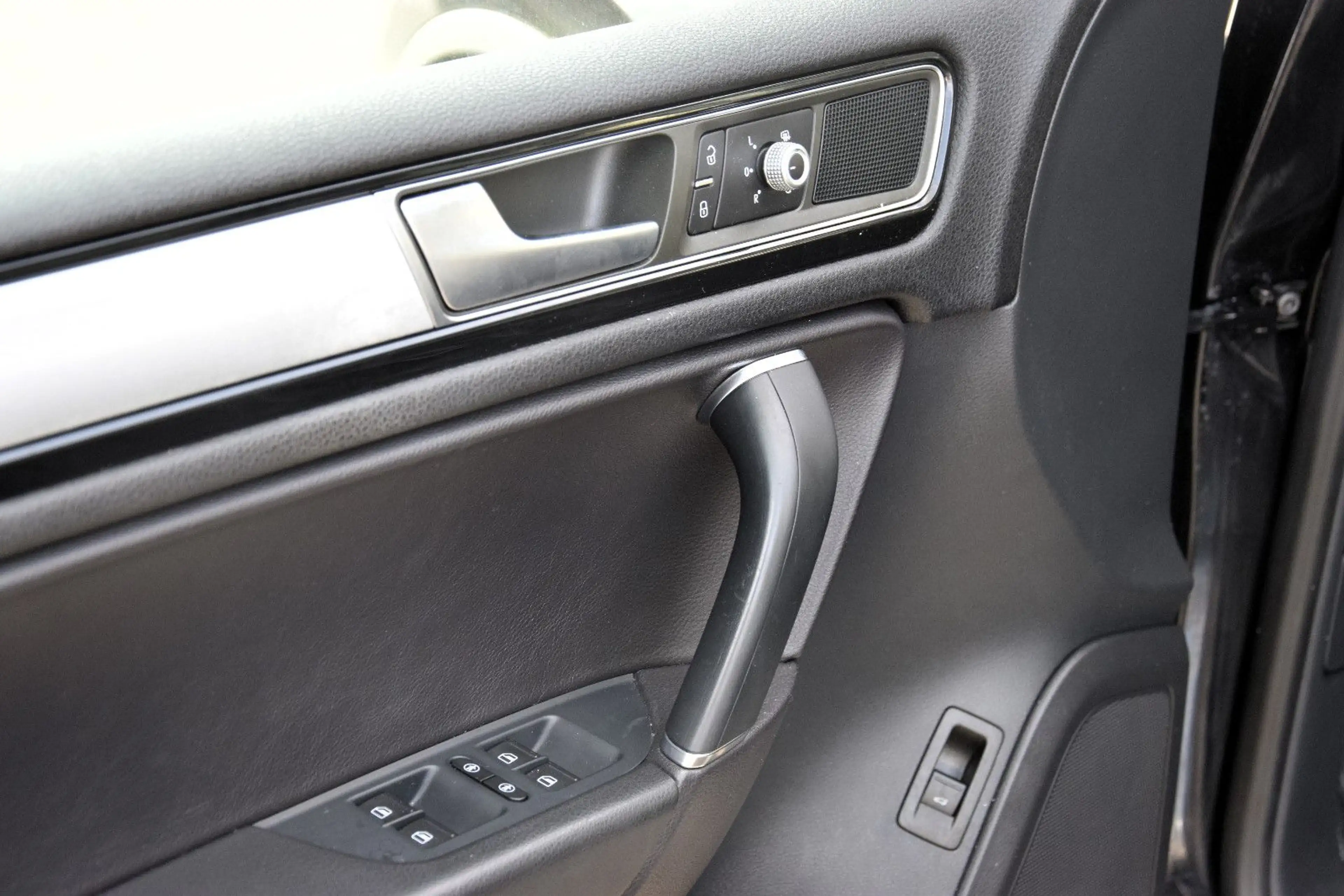 Volkswagen Touareg V6 TDI BMT 4Motion*Navi*Bi-Xeonon*AAHK* — photo 7