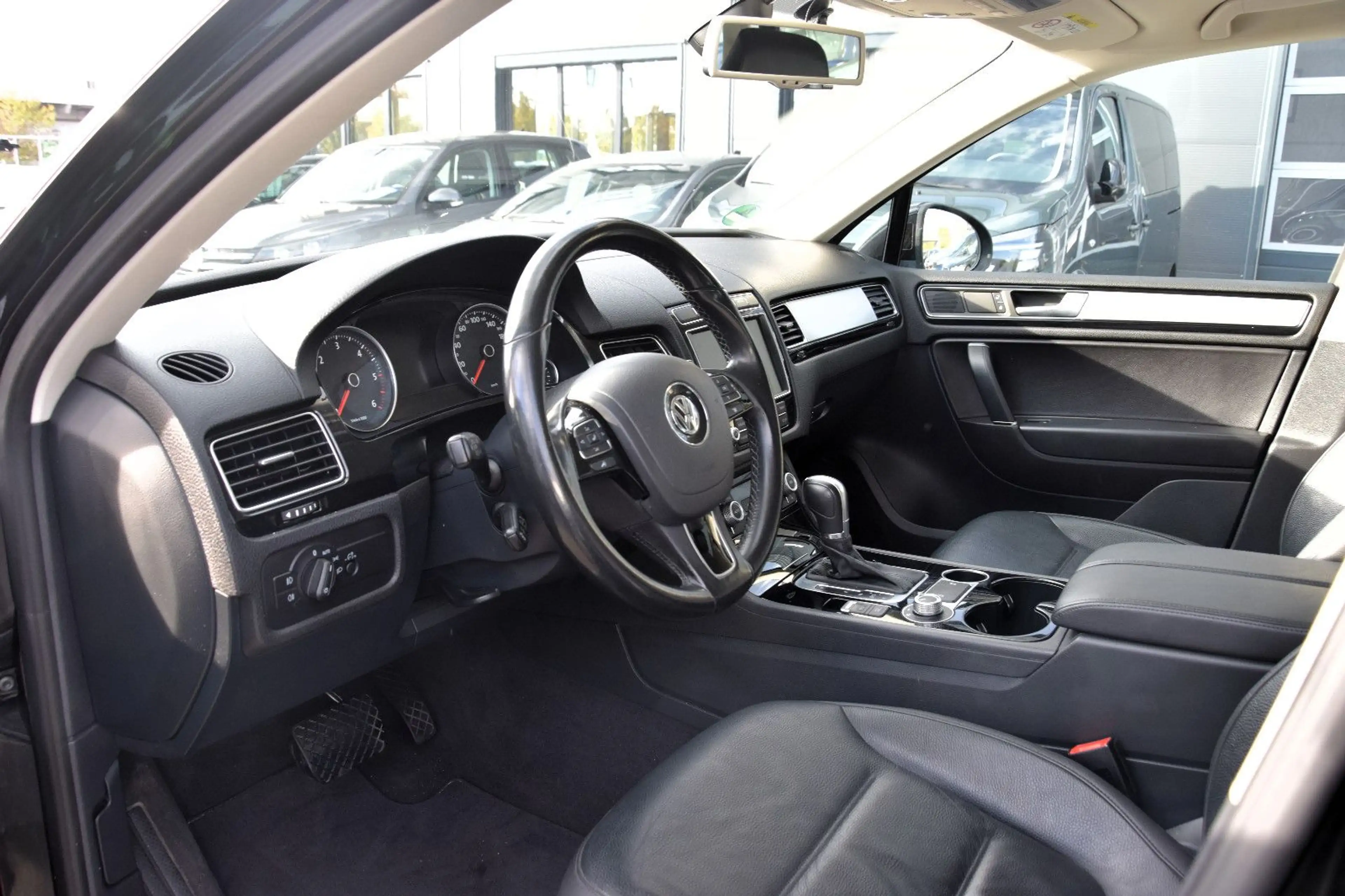 Volkswagen Touareg V6 TDI BMT 4Motion*Navi*Bi-Xeonon*AAHK* — photo 8