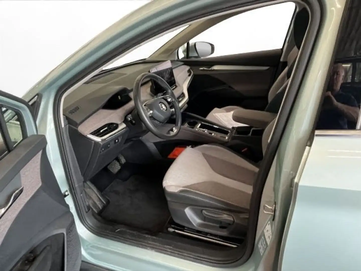 Skoda Enyaq iV 80 Lodge Navi RüKa Klima PDC LED Zilver - 2