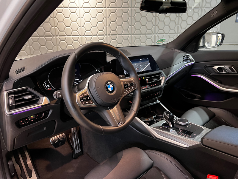 BMW 318 d M Sport*HUD*HI-FI*SITZHEIZUNG*AMBIENTE*ALCANTARA — photo 15