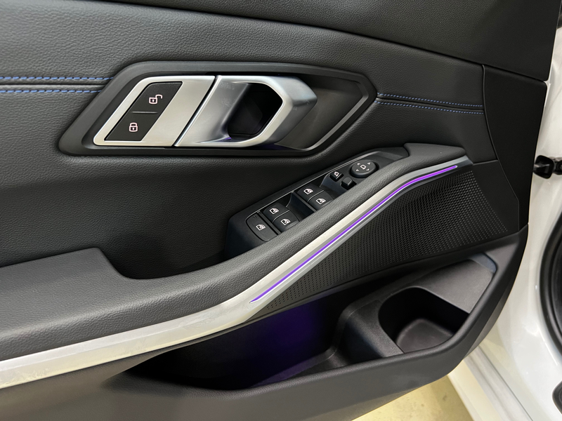 BMW 318 d M Sport*HUD*HI-FI*SITZHEIZUNG*AMBIENTE*ALCANTARA — photo 13
