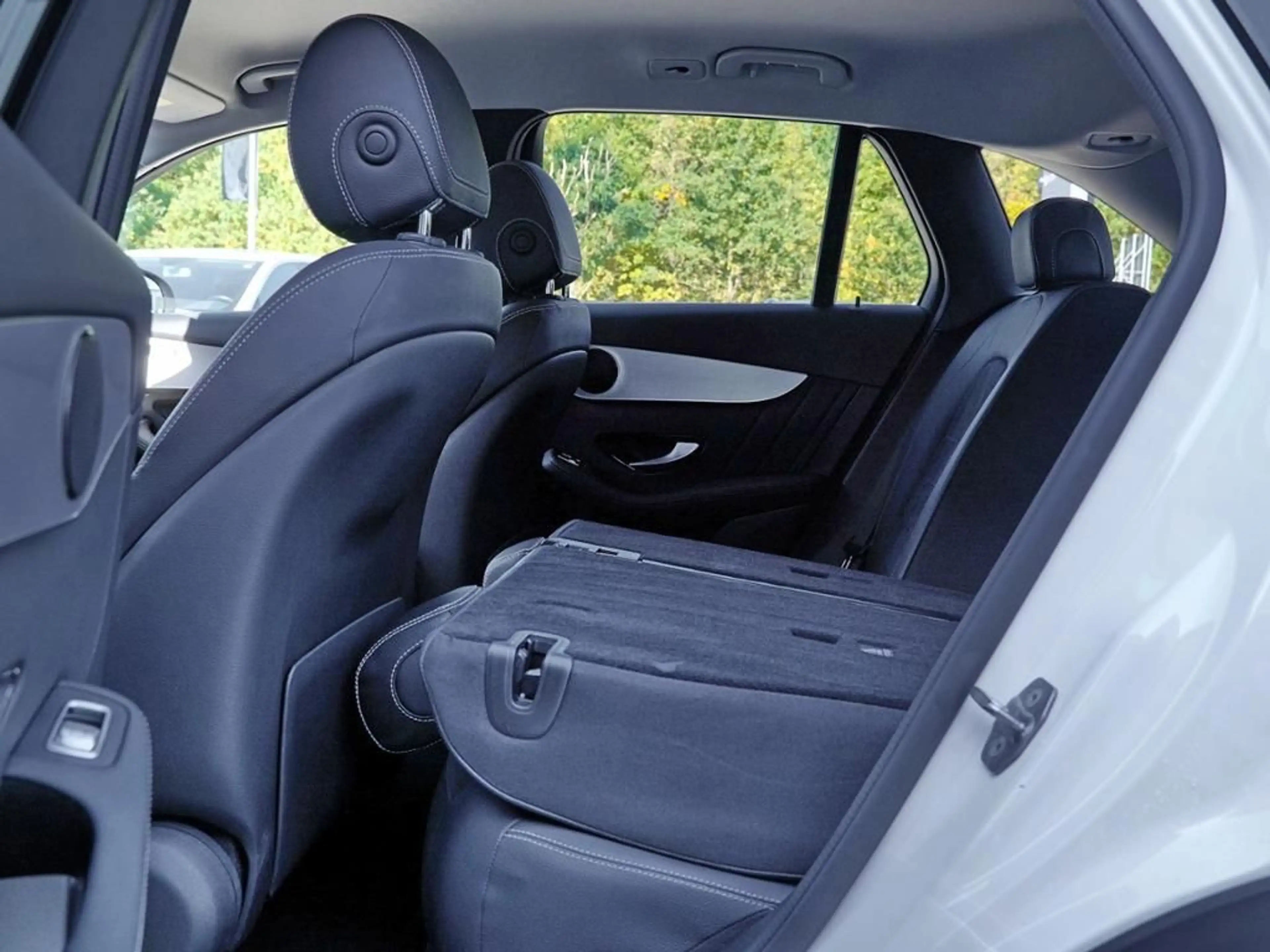 Mercedes-Benz GLC 220 d 4MATIC AMG LINE+KAMERA+TOTWINKEL+EASYP — photo 6