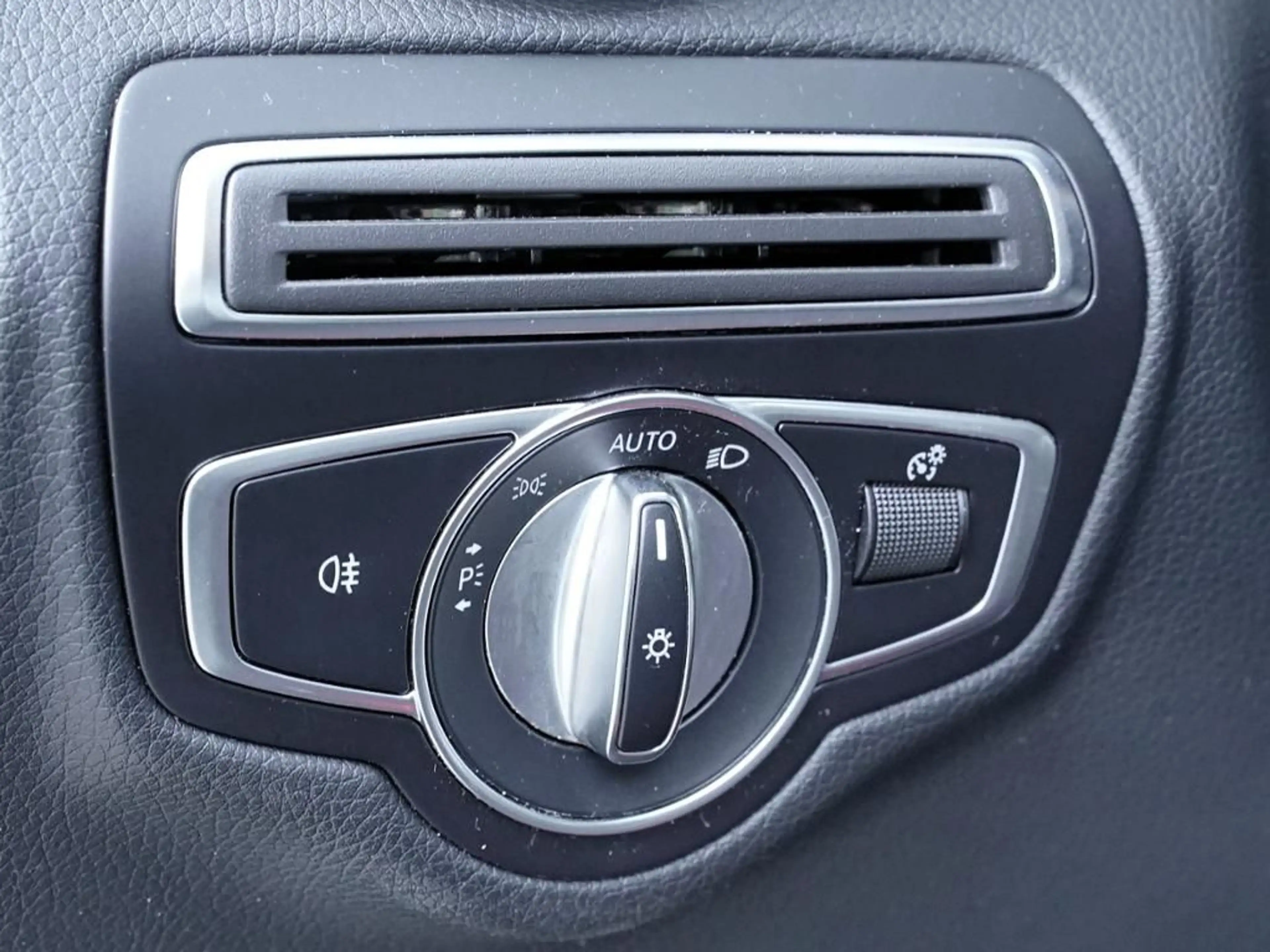 Mercedes-Benz GLC 220 d 4MATIC AMG LINE+KAMERA+TOTWINKEL+EASYP — photo 15