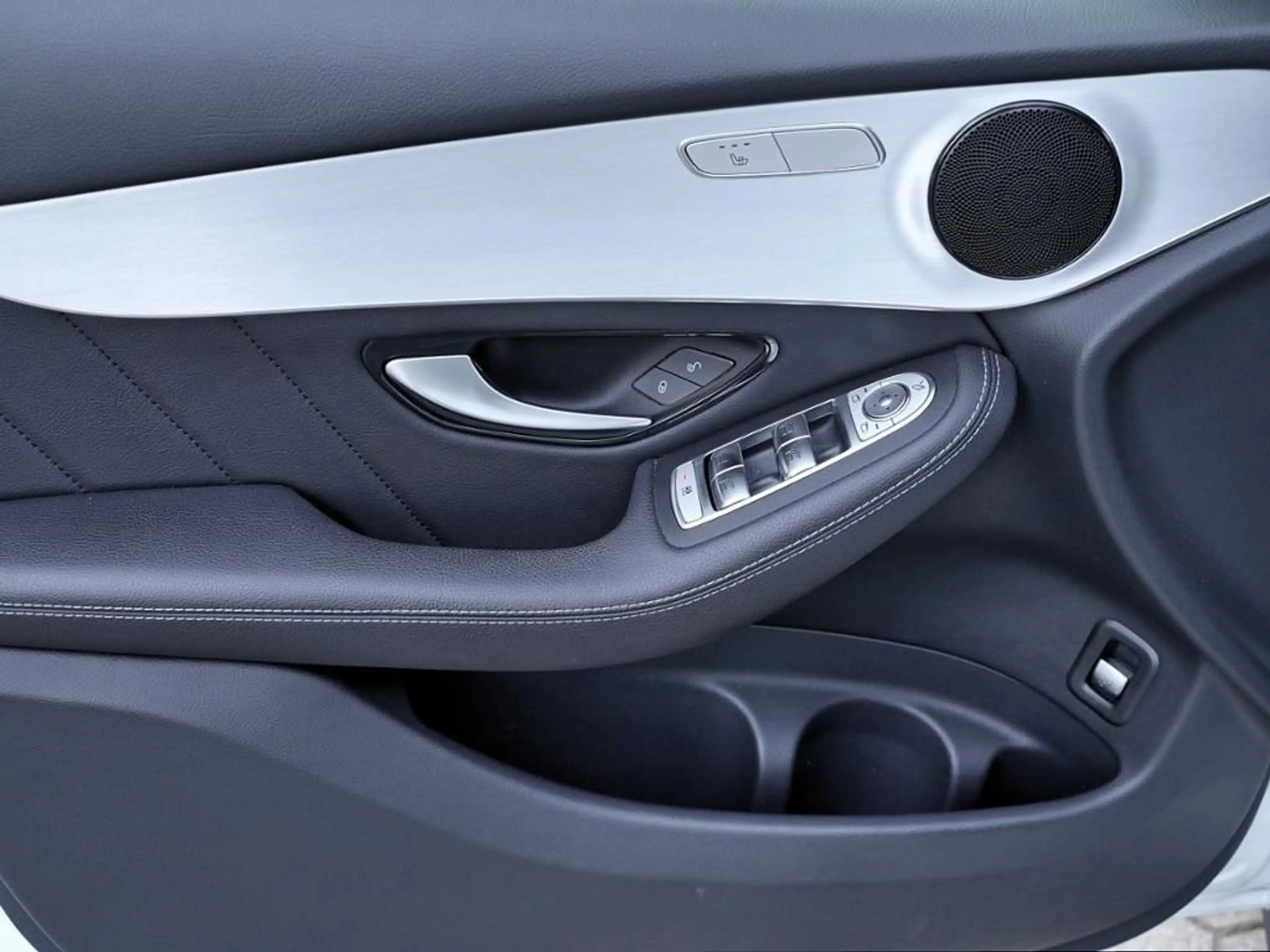 Mercedes-Benz GLC 220 d 4MATIC AMG LINE+KAMERA+TOTWINKEL+EASYP — photo 14