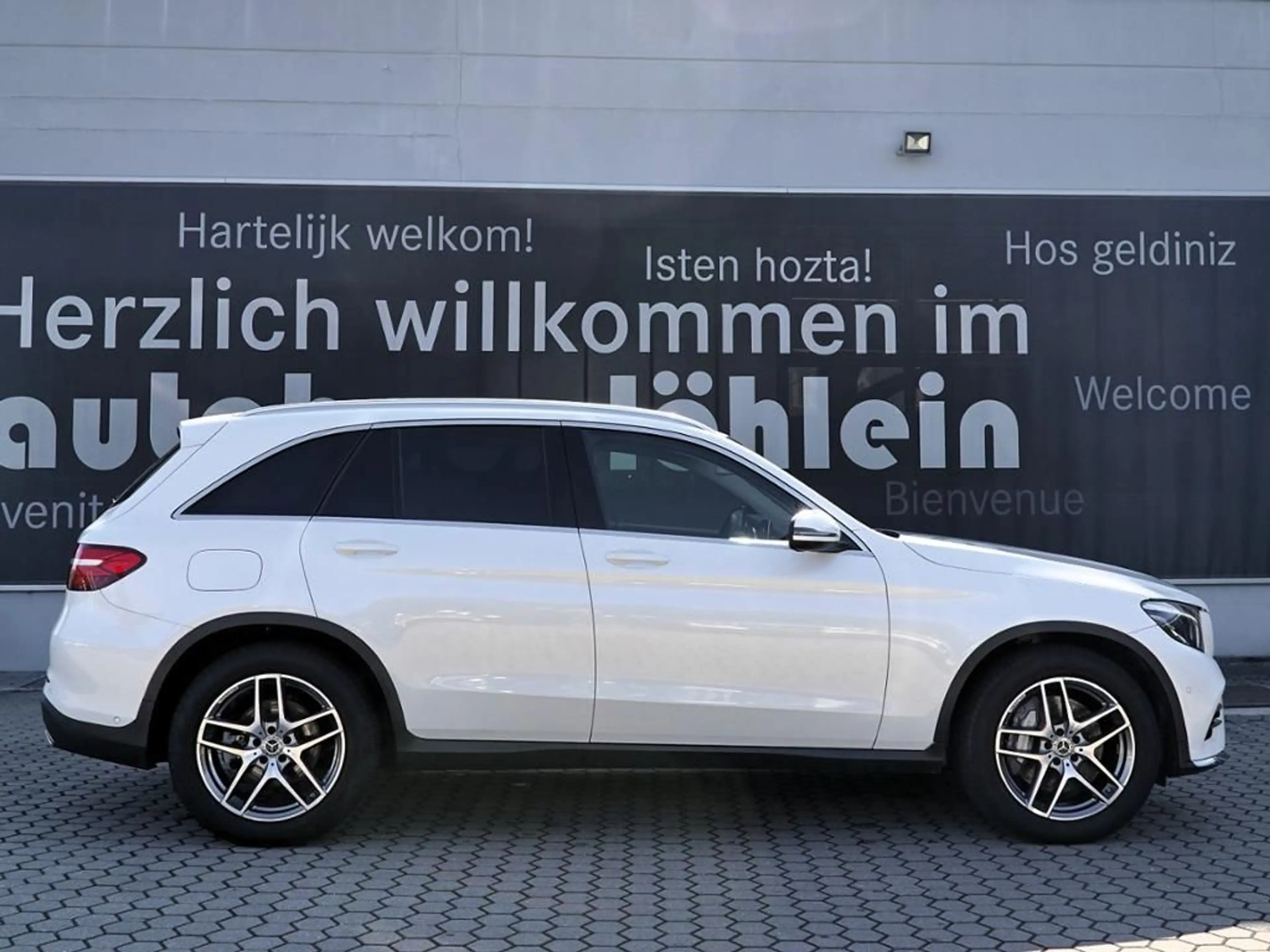 Mercedes-Benz GLC 220 d 4MATIC AMG LINE+KAMERA+TOTWINKEL+EASYP — photo 2