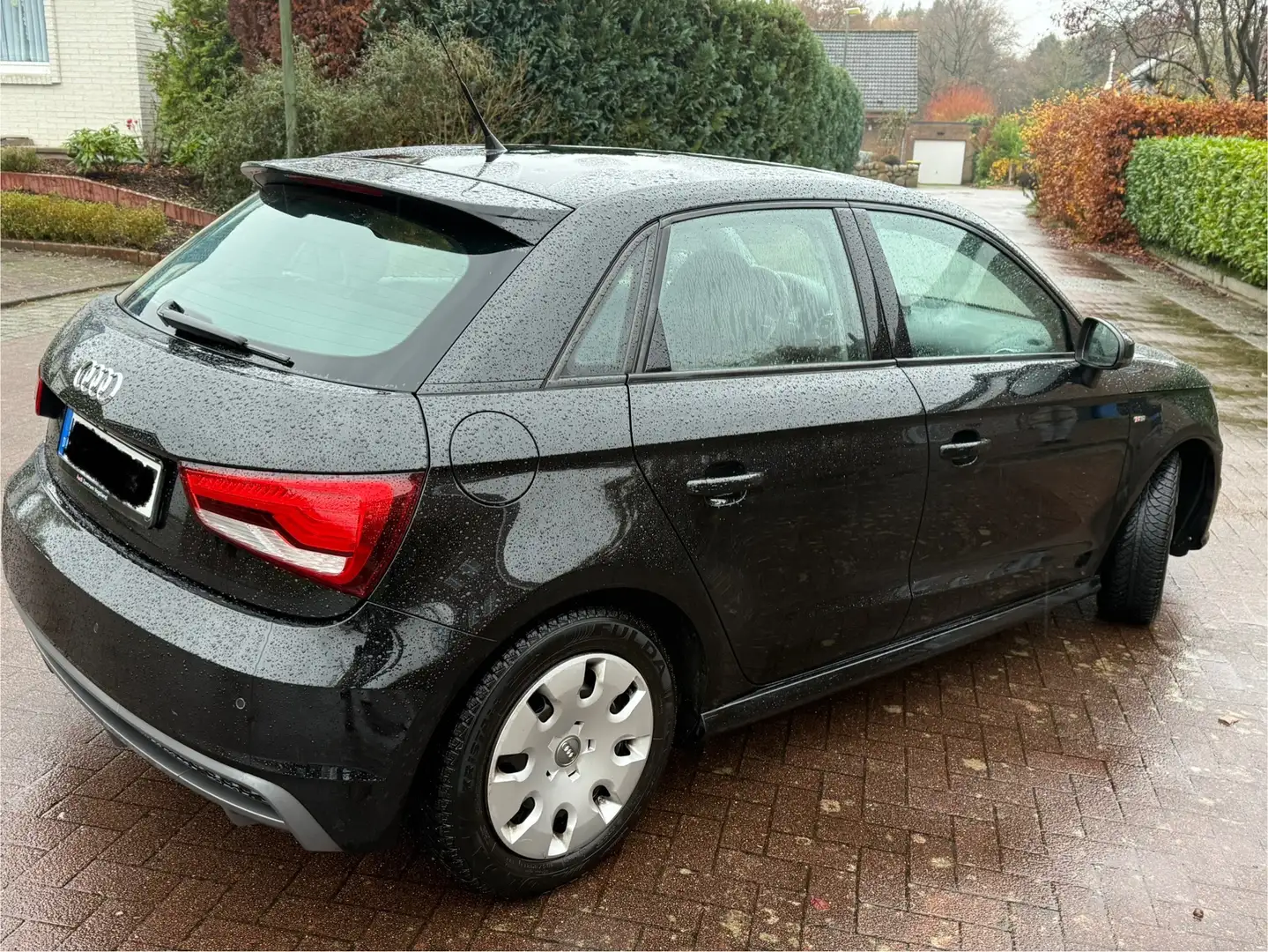 Audi A1 sportback S-Line 1.0 admired Navi/ Xenon/PDC - 1