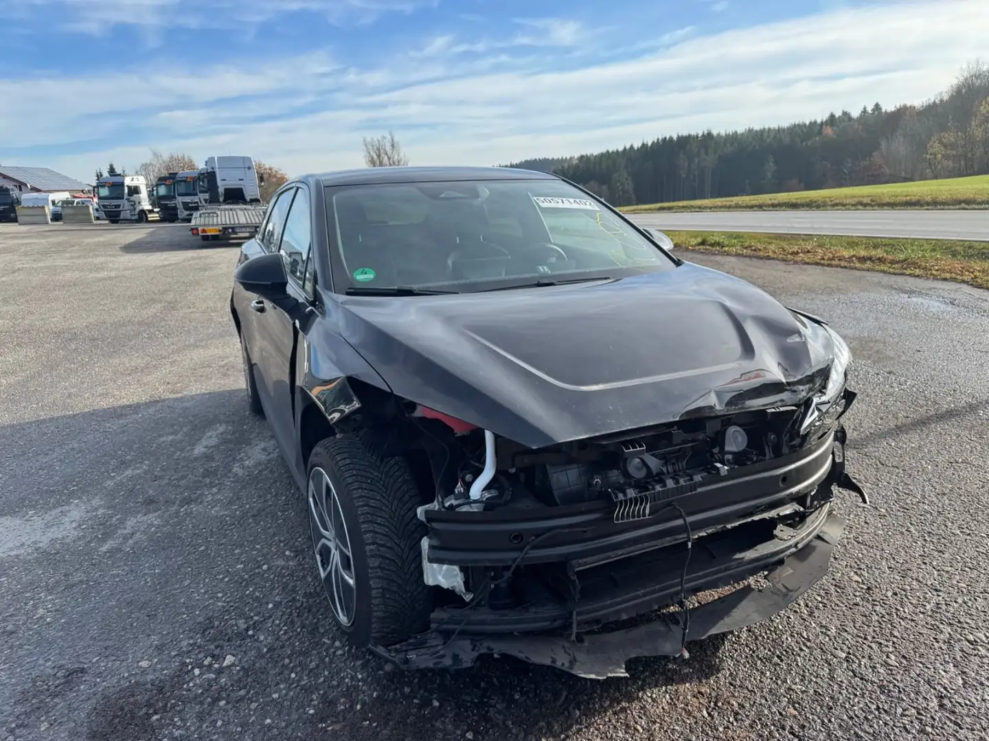 MG MG 4 Luxury Schwarz - 2