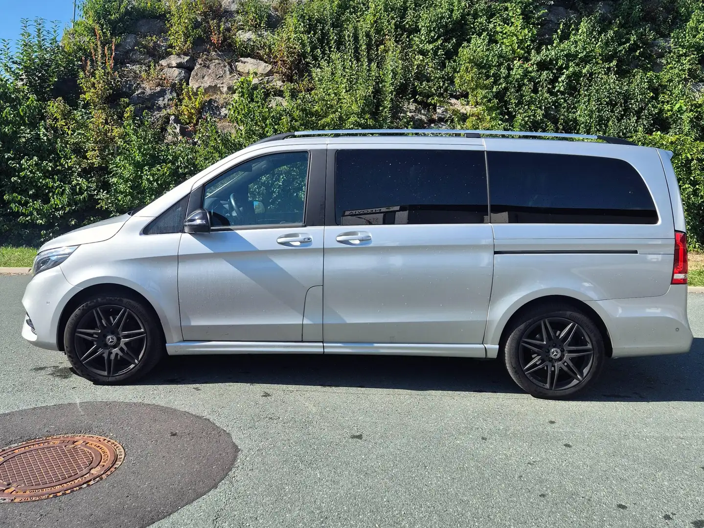 Mercedes-Benz V 300 V 300 d Kombi 4MATIC lang Avantgarde Aut. Avantgarde Silber - 2