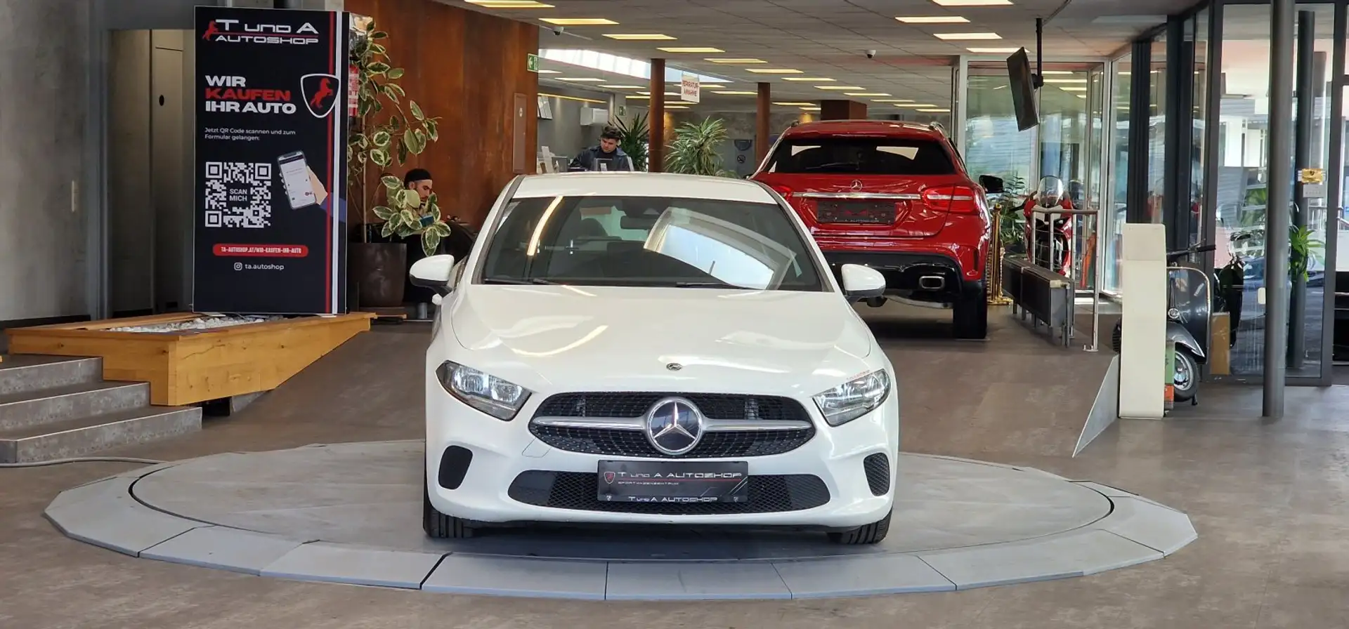 Mercedes-Benz A 180 1-Hand *Carplay*Kamera*16Zoll* Weiß - 2