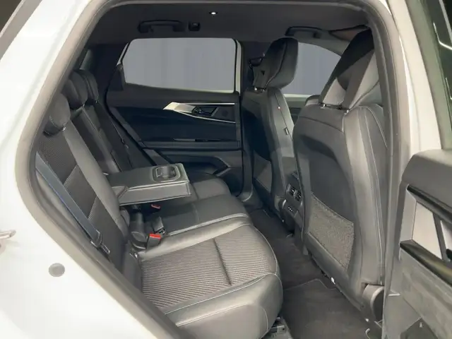 Renault Austral view 9