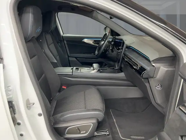 Renault Austral view 8