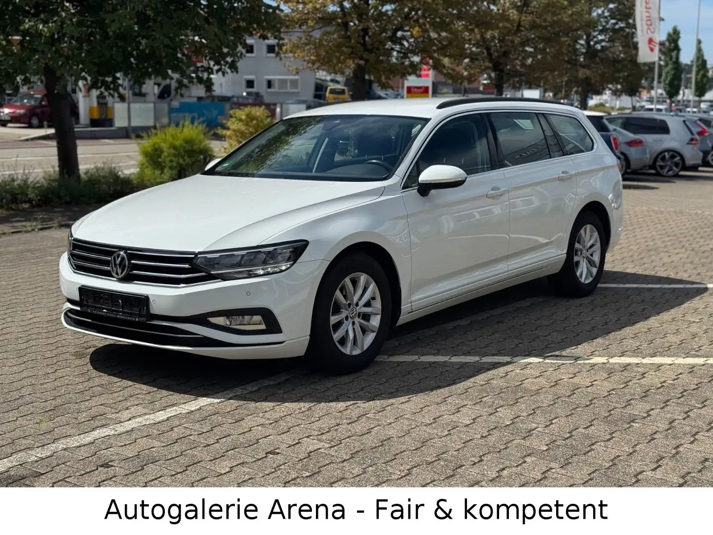 Volkswagen Passat Variant Passat Business *Automatik*Navi*LED*Massage Weiß - 2