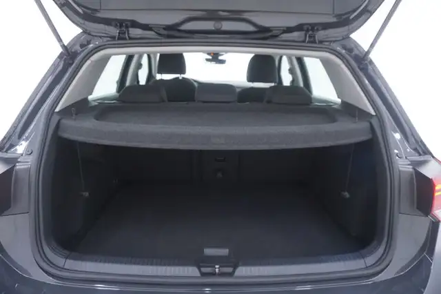 Volkswagen Golf view 14