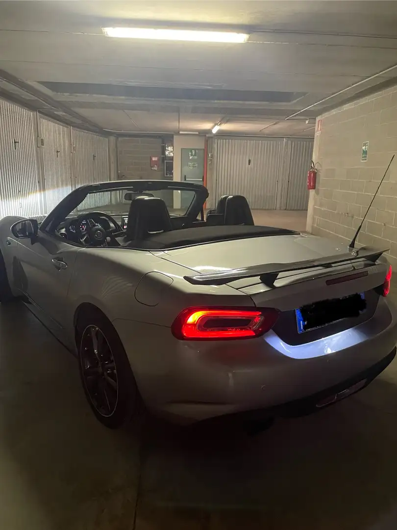 Fiat 124 Spider Lusso - 2