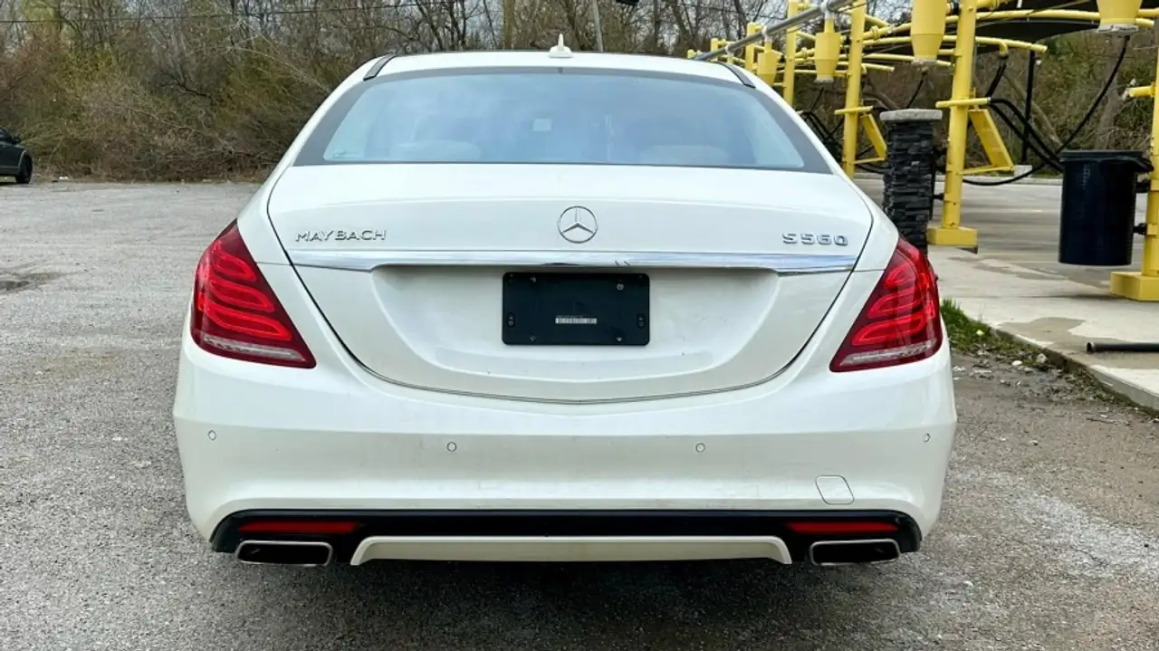 Mercedes-Benz S-Class снимка Mercedes-Benz S-Class