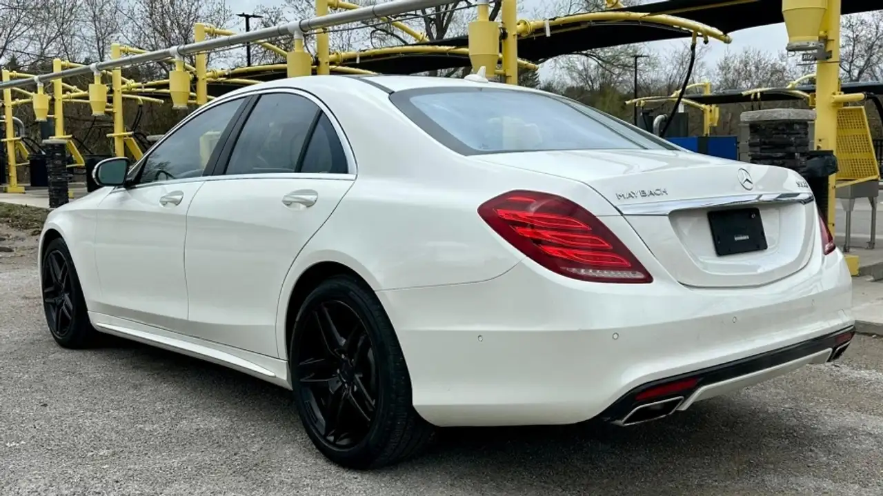 Mercedes-Benz S-Class снимка Mercedes-Benz S-Class