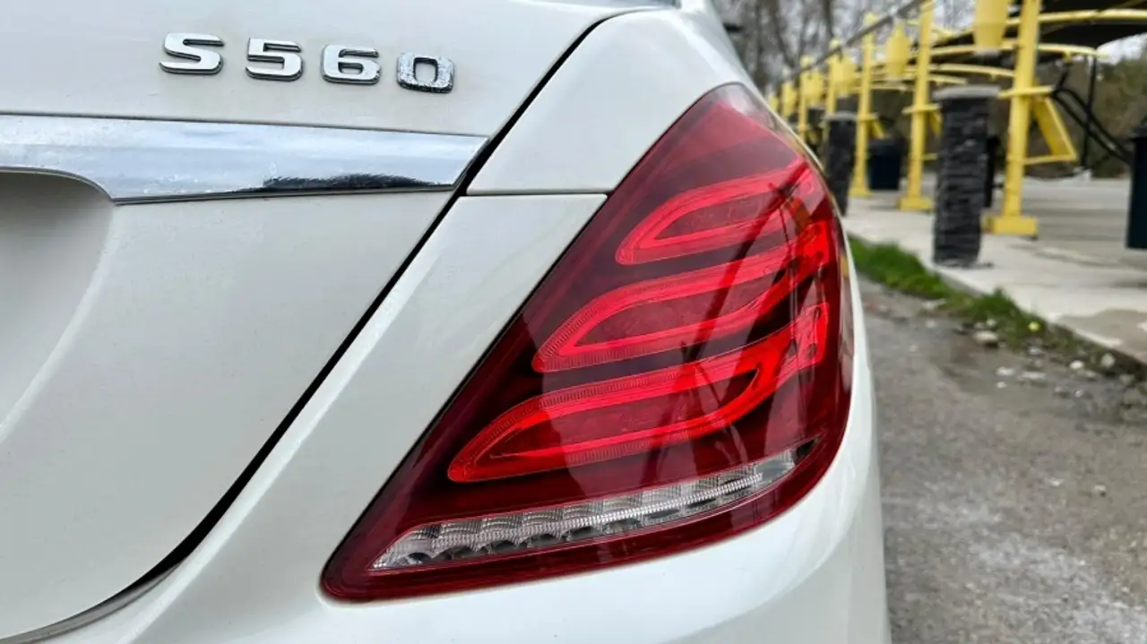 Mercedes-Benz S-Class снимка Mercedes-Benz S-Class