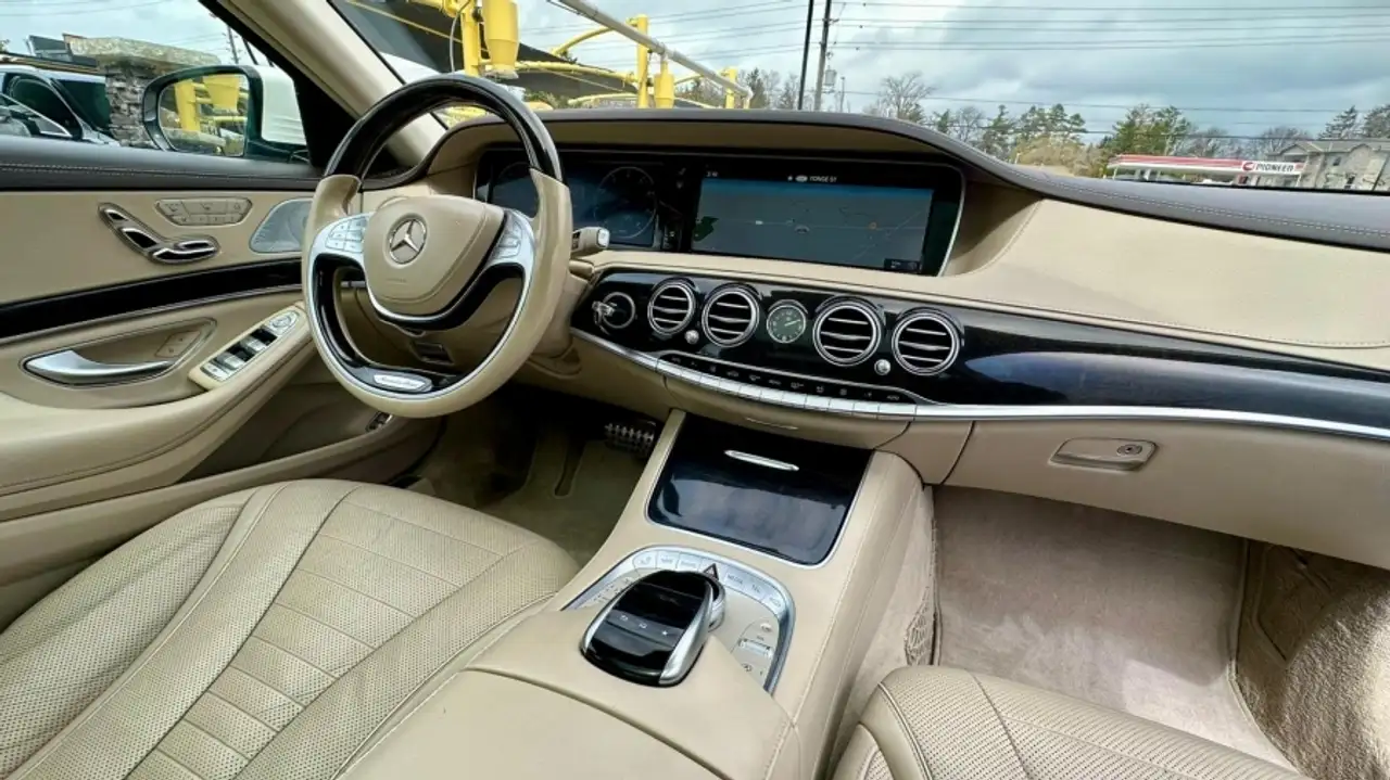 Mercedes-Benz S-Class снимка Mercedes-Benz S-Class