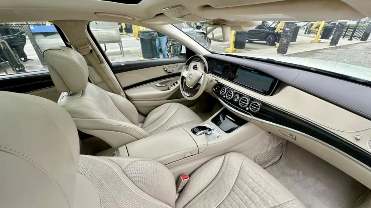 Mercedes-Benz S-Class снимка Mercedes-Benz S-Class