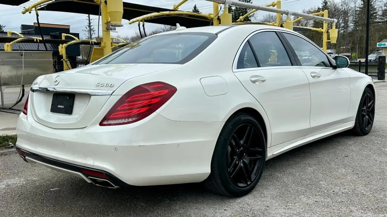 Mercedes-Benz S-Class снимка Mercedes-Benz S-Class