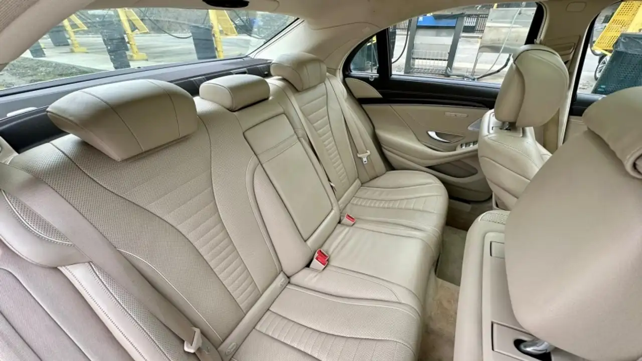 Mercedes-Benz S-Class снимка Mercedes-Benz S-Class