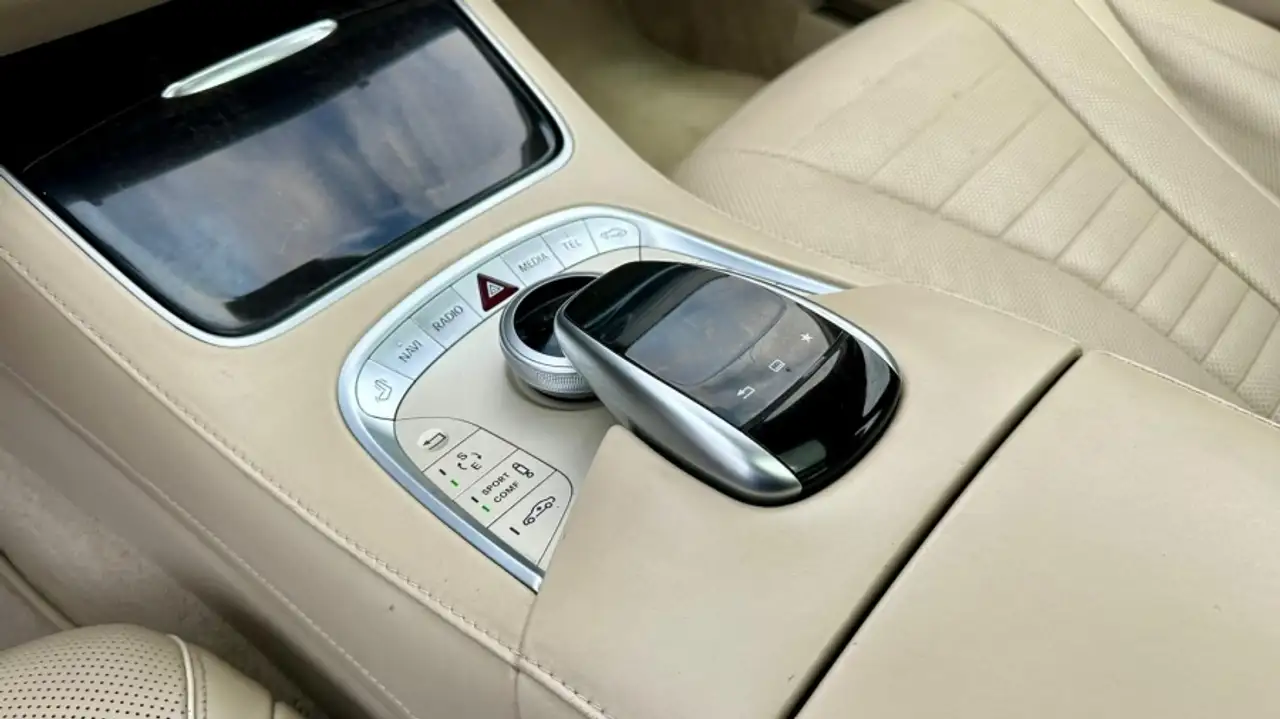 Mercedes-Benz S-Class снимка Mercedes-Benz S-Class