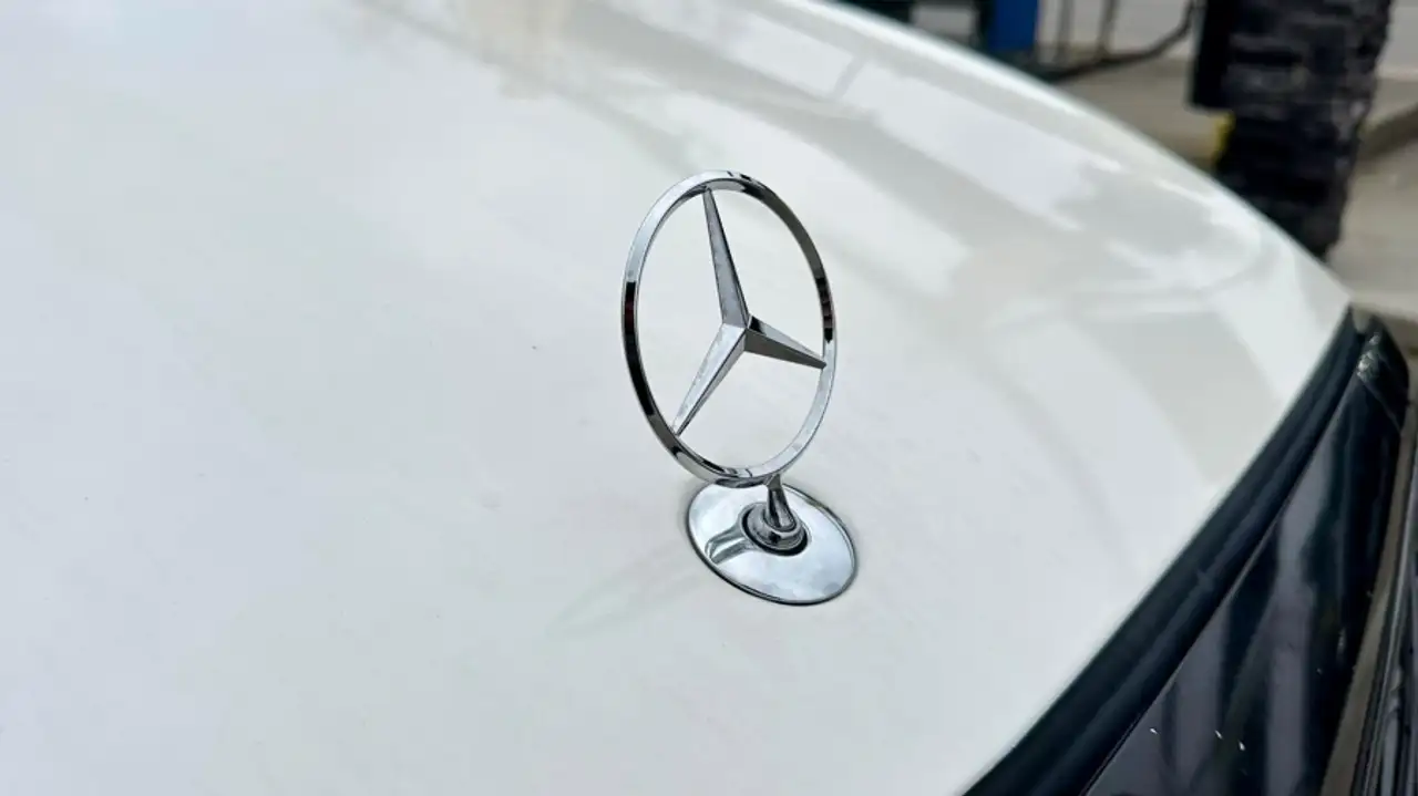 Mercedes-Benz S-Class снимка Mercedes-Benz S-Class