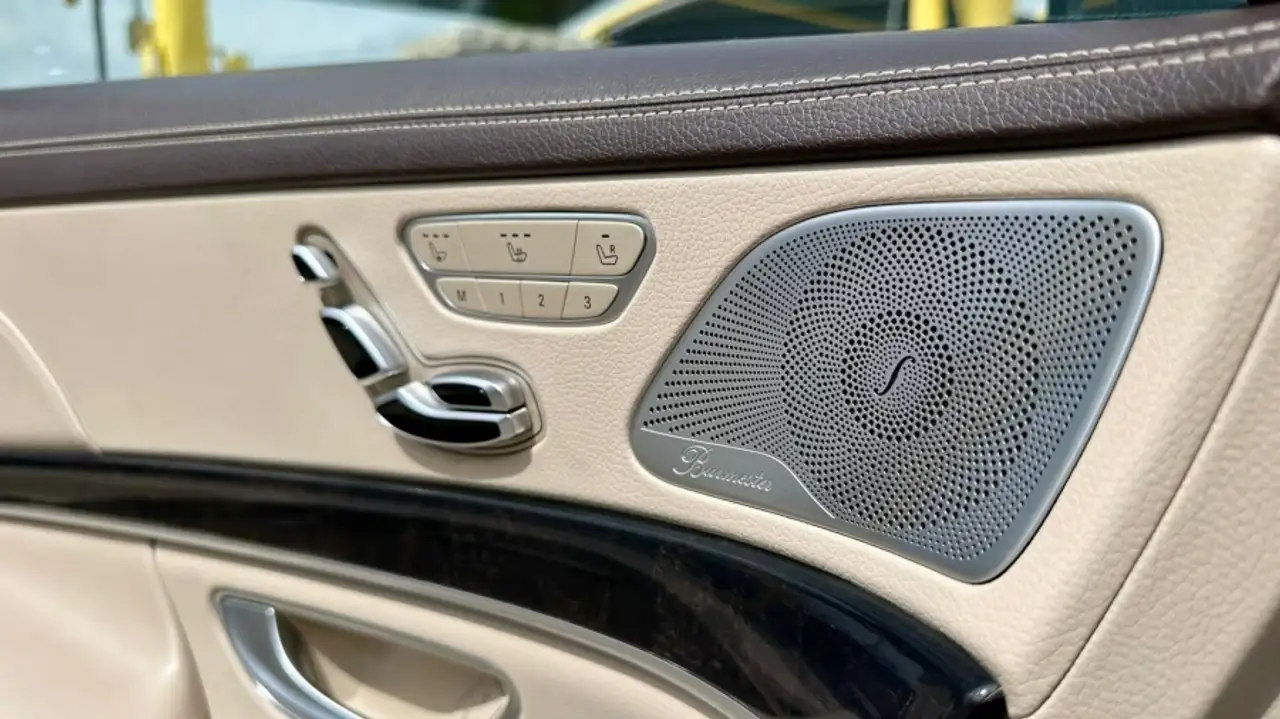 Mercedes-Benz S-Class снимка Mercedes-Benz S-Class