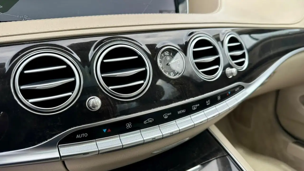 Mercedes-Benz S-Class снимка Mercedes-Benz S-Class