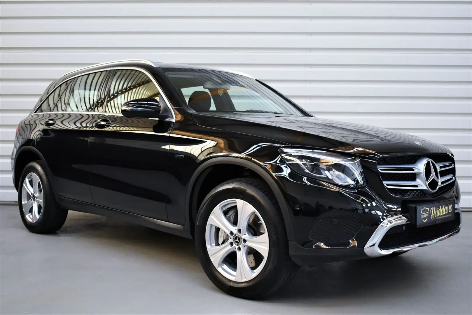 Mercedes-Benz GLC 350 e 4Matic LED*AHK*KAMERA*NAVI*8FACH Zwart - 1